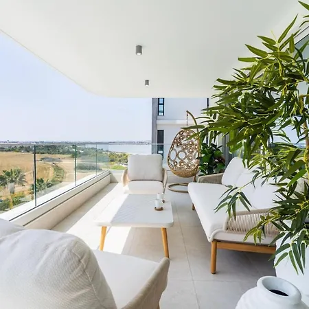 Apartmán Aelia - Chic 2-br & Balcony In *