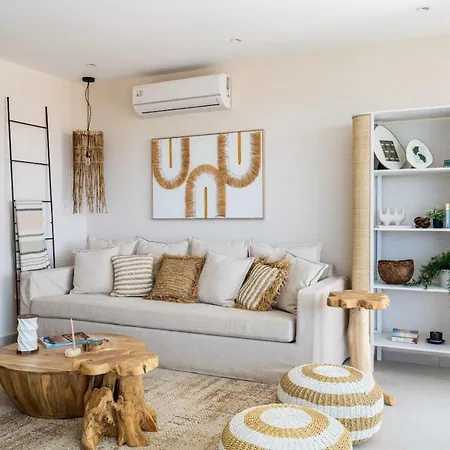 Apartmán Aelia - Chic 2-br & Balcony In *