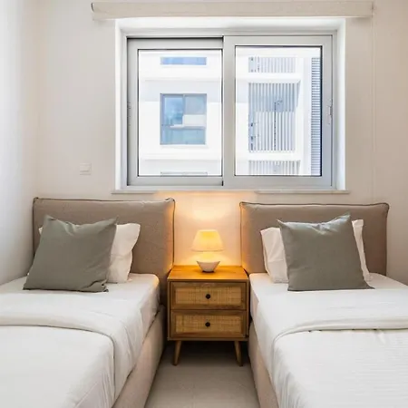 Aelia - Chic 2-br & Balcony In Apartmán Larnaca
