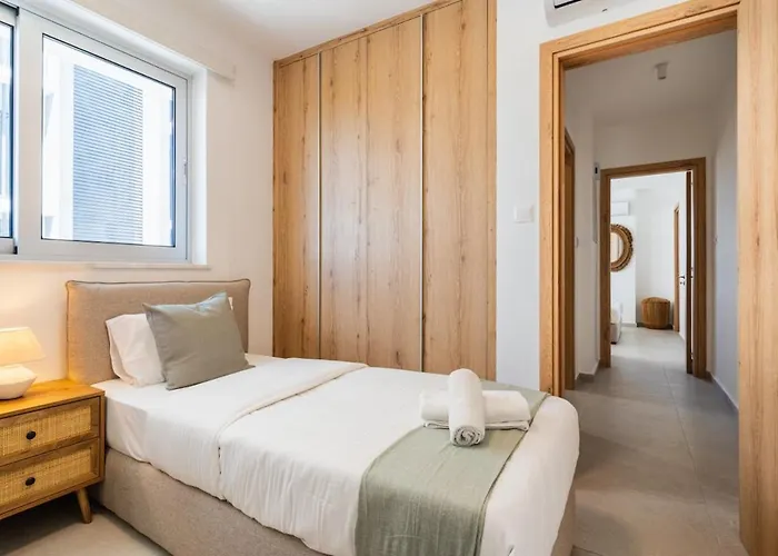 Aelia - Chic 2-br & Balcony In * Larnaca